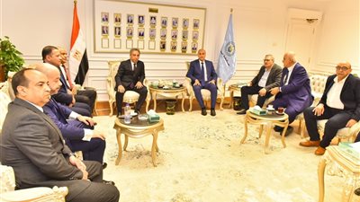 محافظ أسيوط لوفد جمعية المستثمرين: الاستثمار شريك أساسي في تحقيق التنمية