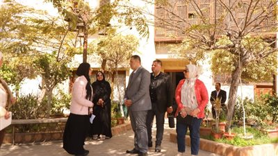 محافظ دمياط يتفقد مكتبة مصر العامة ويشيد بدورها الثقافي في تنمية وعي المجتمع