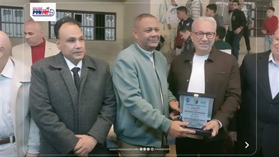 بمناسبة ذكرى يوم الشهيد.. تكريم  5 من اسر شهداء الوطن بالفيوم ومنح دروع التميز