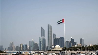 أبوظبي.. مقتل وافد باكستاني إثر سقوط شظايا صاروخ باليستي بمنطقة بني ياس