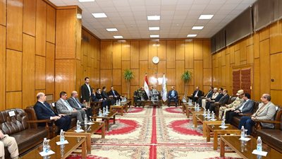 رئيس جامعة أسيوط والمحافظ وقائد المنطقة الجنوبية يشهدون حفل الإفطار السنوي