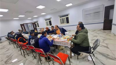 محافظة دمياط تطلق موائد إفطار جماعي لعمال النظافة تقديرا لجهودهم