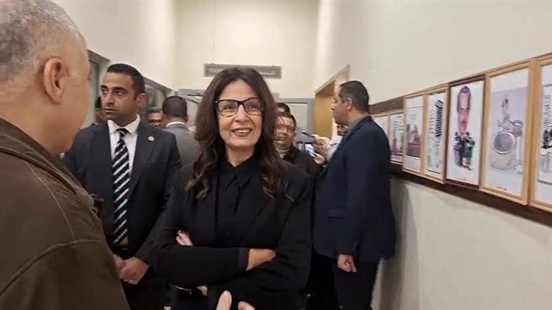 وزيرة الثقافة 
