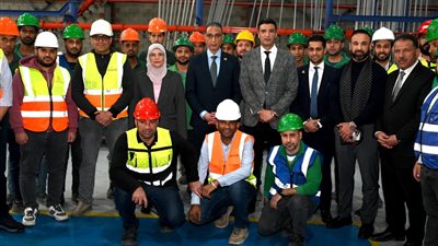 وزير الصناعة ومحافظ الجيزة يتفقدان مصانع زجاج ويؤكدان دعم الاستثمار الصناعي