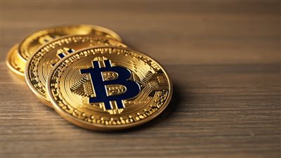 بيتكوين تستقر قرب 74200 دولار مع ترقب قرار الفيدرالي وتطورات السوق