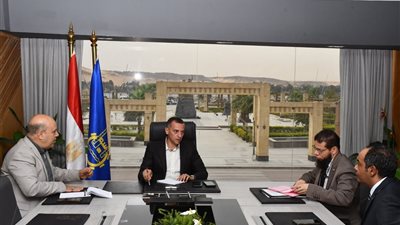 محافظ أسوان تنفيذ حزمة إجراءات حاسمة لضبط آلية توزيع أسطوانات البوتاجاز 