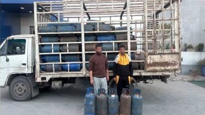 ضبط سائق وعامل بحوزتهم 179 أسطوانة غاز قبل بيعهما في السوق السوداء بالدقهلية 