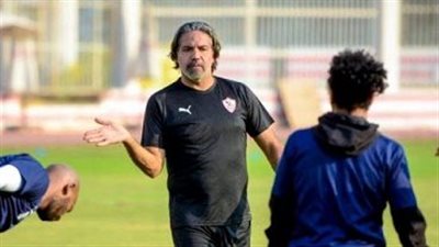 مدحت عبدالهادي: جمهور الزمالك هو اللاعب رقم 1.. وتشرفت بالتواجد وسطهم
