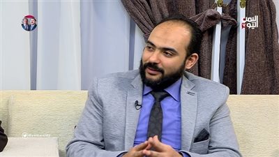 باحث إيراني يكشف لـ «نيوز رووم» حقيقة الصراع بين المرشد الإيراني والحكومة