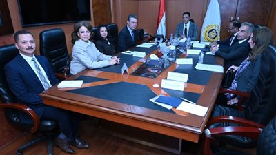 وزير الصناعة: مراجعة الاستراتيجية الوطنية لزيادة الصادرات والمكون المحلي