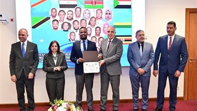 سويلم يكرم متدربين أفارقة.. ومصر تدعم بناء القدرات لمواجهة أزمة المياه