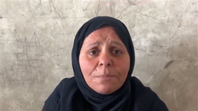 «فرحة رغم الوجع».. قصة سيدة فلسطينية تصنع الكحك لأحفادها فوق أنقاض منزلها