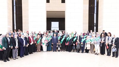 كامل الوزير يكرم الأمهات المثاليات ويشيد بدور المرأة في بناء مصر|صور
