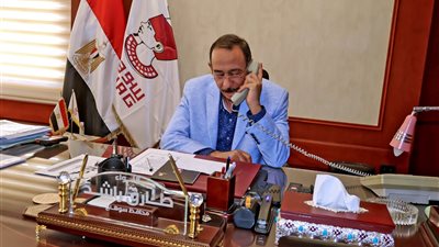 محافظ سوهاج يهنئ هاتفيًا الفائزة بلقب الأم المثالية لعام 2026