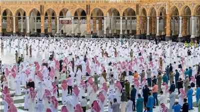 بث مباشر.. شعائر صلاة عيد الفطر في الحرمين الشريفين