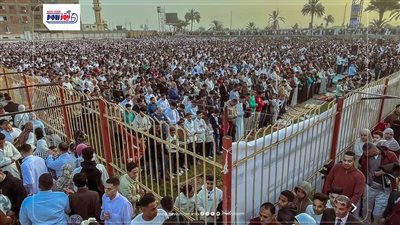 المنيا تحتفي بعيد الفطر.. آلاف المصلين يملأون الساحات والمساجد في أجواء مبهجة
