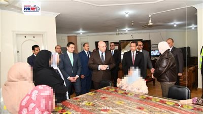 محافظ الفيوم يشارك المسنين احتفالهم بعيد الفطر المبارك