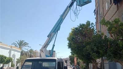 متابعة ميدانية مكثفة بحي الأربعين لرفع كفاءة الخدمات وصيانة الإنارة 