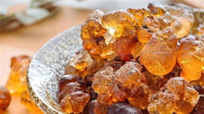 وداعا لأدوية التخسيس.. صانع محتوى يكشف عن الصمغ العربي
