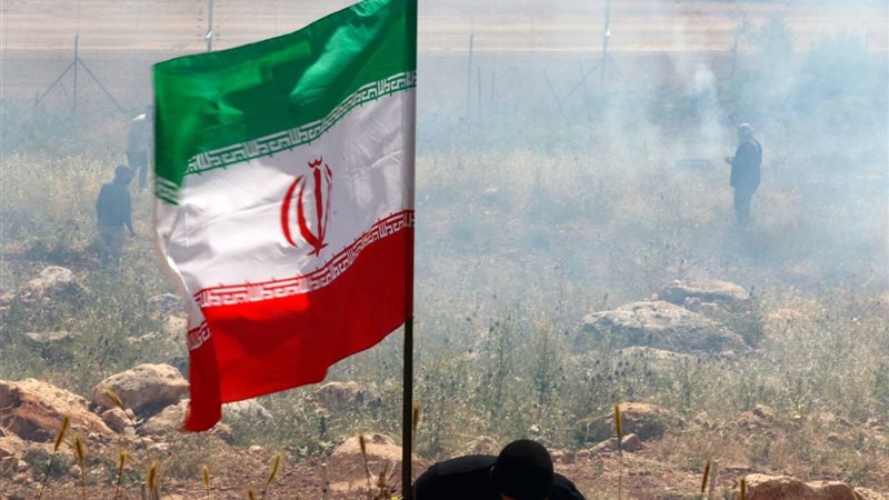 علم إيران