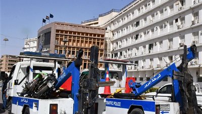 محافظ أسوان يوجه بتكثيف الحملات لضبط الدراجات النارية المخالفة بالمدينة