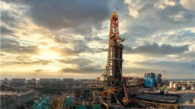أدنوك غاز تعدل خطط الإنتاج استجابة لاضطرابات الملاحة الدولية