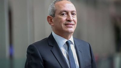 ناصف ساويرس يفقد مليار دولار في مارس بسبب تعثر قطاع الأسمدة عالميا