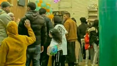إقبال متزايد على محلات الكشري بالجيزة في أيام عيد الفطر| فيديو