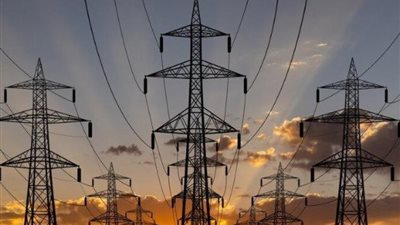 الكويت.. خروج 7 خطوط كهرباء عن الخدمة بعد سقوط شظايا صاروخية