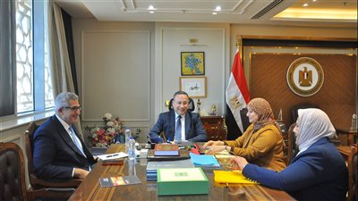 وزير التعليم العالي يبحث تعزيز كفاءة كوادر التمريض في المستشفيات الجامعية