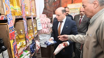 محافظ الغربية يتفقد سوق اليوم الواحد بسمنود لتوفير السلع الغذائية والاستهلاكية