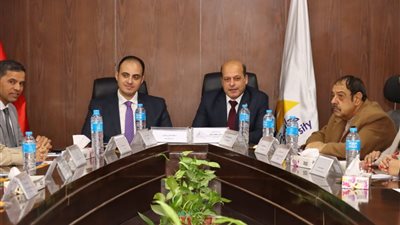 نائب المحافظ يشارك بجامعة دمياط ويبحث مشروعات بيئية وتنموية جديدة