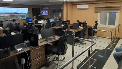 بنى سويف|السكرتير العام يتابع حالة الطقس من داخل مركز السيطرة الموحد