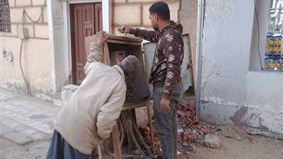 صيانة أعطال الإنارة العامة ورفع كفاءتها بحي الاربعين بمحافظةالسويس