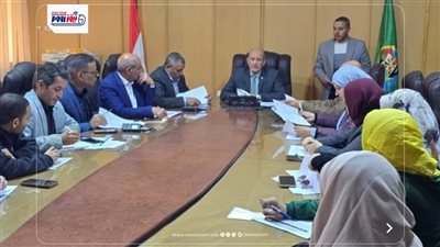 سكرتير عام الفيوم يتابع مع رؤساء المدن آليات تسريع وتيرة العمل بملف التصالح