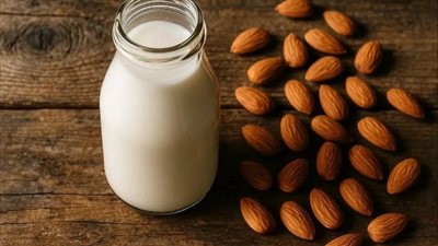 ماذا يحدث لمستوى السكر في الدم عند شرب حليب اللوز يوميا