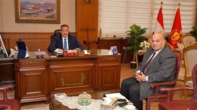  1500 صندوق قمامة وزيادة أعداد العمال طلبات محافظ بورسعيد من شركة النظافة 
