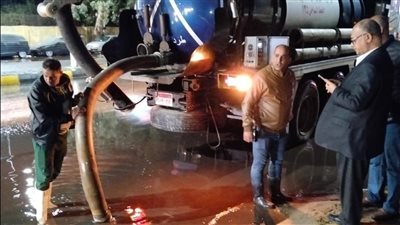 سكرتير عام محافظة الجيزة يتفقد جهود التعامل مع مياه الأمطار بجميع الأحياء