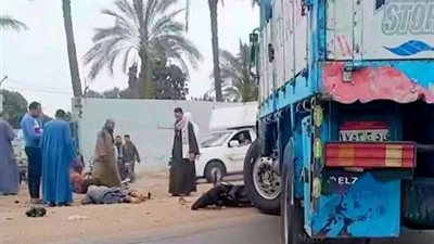 إصابة شقيقين في حادث مروع بين دراجة نارية وسيارة نقل بأسيوط