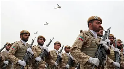 قائد الجيش الإيراني يحذر: الحرب البرية ستكون أكثر خطورة على العدو
