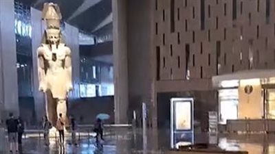 إلى متى ستقف تحت المطر يا رمسيس؟.. خبير ينتقد أمطار المتحف الكبير ويقدم الحل  