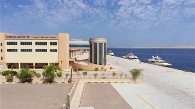 إعادة فتح ميناء الغردقة البحري وانتظام الحركة الملاحية بموانىء البحر الأحمر