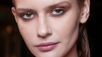 أسرار بسيطة في مكياج العيون تبرز جمال نظرتك بشكل طبيعي جدا