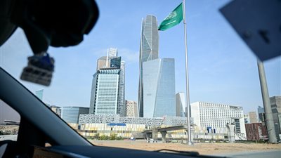 إصابة 10 جنود أمريكيين في هجوم صاروخي إيراني على قاعدة الأمير سلطان