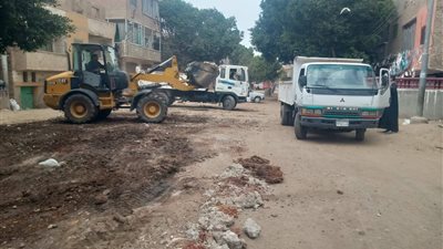 محافظ أسيوط: رفع 75 طن مخلفات وتراكمات هدم خلال حملة نظافة بطريق قرية الشناينة