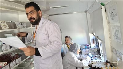 الكشف على 862 مواطنًا خلال قافلة طبية مجانية بقرية الأمل بكفر الدوار