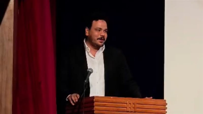 مصطفى غريب