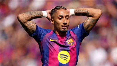 إصابة رافينيا تبعده عن برشلونة قبل الحسم في الدوري ودوري الأبطال