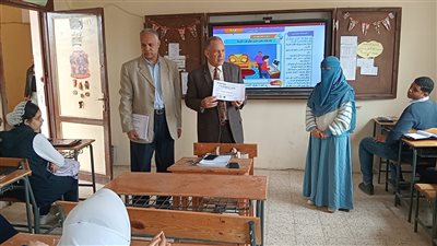 جولة ميدانية لمدير تعليم أسيوط في مدارس صدفا وتكريم المتميزين
