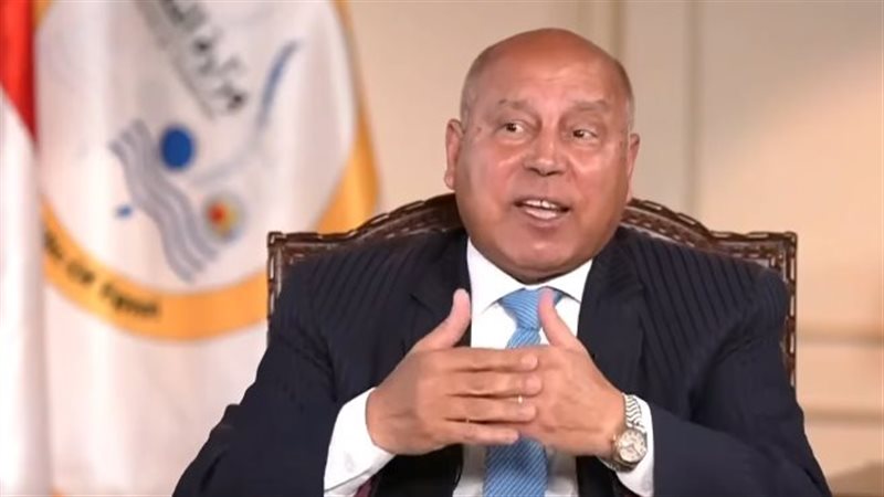 عمرو أديب يسأل كامل